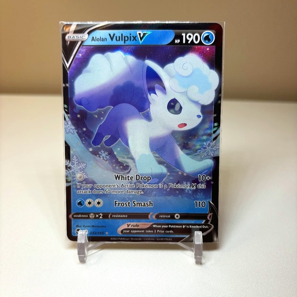Alolan Vulpix V (033/195) Silver Tempest *MINT CONDITION* - Picture 1 of 2